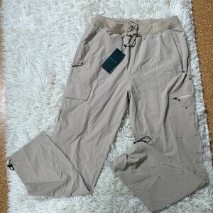 Khaki cargo pants nwt